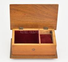 Antik zeneszerkezetes ékszertartó doboz, címeres díszítéssel, kis kopással, bársony béléssel, működi...