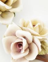 4 db Capodimonte porcelán rózsa. Kézzel festett jelzett, kisebb hibákkal kb 11 cm