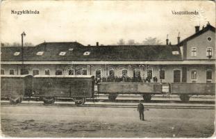 Nagykikinda, Kikinda; vasútállomás, vonat. Vasúti levelezőlapárusítás 7902. / railway station, train (fl)