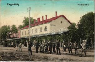 Nagymihály, Michalovce; vasútállomás, hajtány, vasutasok / railway station, handcar, railwaymen (EK)