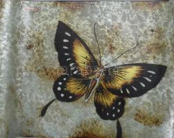 Design üveg kínáló tál. Színezett, íves formába préselt design tál, címkével, pillangó mintával, hib...