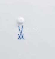 Meissen főzelékes tál, porcelán, mázalatti kobaltkék hagymavirág mintával, jelzett: kardos Royal Mei...