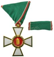 1991. "A Magyar Köztársasági Érdemrend lovagkeresztje, polgári tagozat" zománcozott, aranyozott Ag kitüntetés fémjel nélkül, mellszalagon, szalagsávval T:UNC Hungary 1991. "Order of Merit of the Hungarian Republic, Knight's Cross, Civilian Grade" enamelled, gold plated Ag decoration without hallmark, on ribbon, with thin ribbon C:UNC NMK 741.