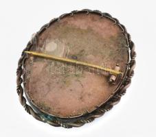 Ezüst(Ag) képtartó bross katonai portréval, jelzett, 3,5×3 cm, bruttó: 8,8 g