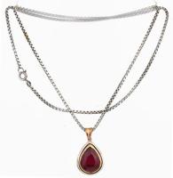 Ezüst(Ag) venezianer nyaklánc szintetikus rubin medállal, jelzett, h: 58 cm, bruttó: 20,9 g