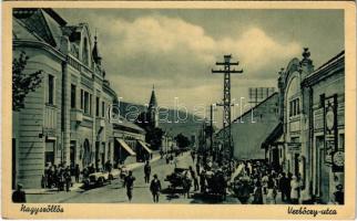 Nagyszőlős, Nagyszőllős, Vynohradiv (Vinohragyiv), Sevljus, Sevlus; Verbőczy utca, piac, autó / street, market, automobile