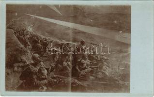 1914 Aisne melletti éjjeli harcok / WWI German military art postcard. photo