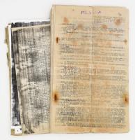 cca 1932-1947 Dr. Krivoss Árpád, a Nemzeti Radikális Párt tagjának iratai: eredeti gépiratok, különféle érdekes témákban, közte Dr. Sipőcz Jenő főpolgármesterről írt tanulmány, ill. vitéz Bajcsy-Zsilinszky Endre, a Nemzeti Radikális Párt vezetőjének köszöntése; angol nyelvű tanulmányok; hivatalos levelek fénymásolatai; stb. Változó (részben sérült, foltos) állapotban.