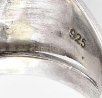 Ezüst(Ag) gyűrű nagy méretű tenyésztett gyönggyel, jelzett, méret: 55, bruttó: 11,1 g