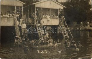 1907 Abbazia, Opatija (?); fürdőzők csoportja / bathers. photo (EB)