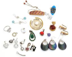 Ezüst(Ag) vegyes ékszer tétel, jelzéssel és jelzés nélkül, bruttó: 113 g