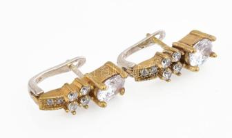 Ezüst(Ag) fehér köves fülbevalópár, jelzett, h: 2,5 cm, bruttó: 9,3 g