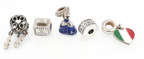 Ezüst(Ag) 5 db charm Pandora jelzéssel, bruttó: 11 g
