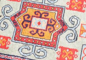 Török kézi készítésű szőnyeg, 140x88 cm