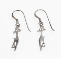 Ezüst(Ag) cicás fülbevalópár, jelzett, h: 3 cm, nettó: 0,9 g