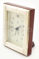 Ezüst(Ag) rátétes díszítésű óra, elemmel működik, 11,5×9 cm