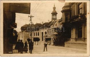 1926 Trencsénteplic-fürdő, Kúpele Trencianske Teplice; Széchenyi utca, fürdők. J. Holasa kiadása / street view, bath. Fotot-Fon (fl)