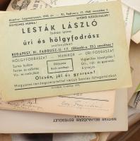 Vegyes papírrégiség tétel: fotók, okmányok, néhány numizmatikai és filatéliai tárgyú tétel, fotók