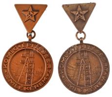 ~1950. &quot;Komló Építéséért Emlékérem&quot; (2xklf) ezüstözött bronz és bronz kitüntető jelvények (56x32mm) T:XF kopott ezüstözés