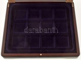 Mahagóni fa érmetartó kazetta bársonybéléssel, 7db 29mm nagyságú férőhellyel, 1db kivehető tálcával....