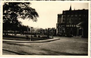 1943 Budapest V. Eskü tér, Erzsébet királyné szobor (Sissi). photo