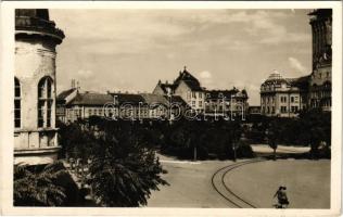 1942 Szabadka, Subotica; Szent István tér. Molnár Megyeri István fényképész kiadása / square