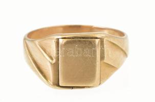 18K arany (Au) pecsétgyűrű jelzett, mesterjegyes, címer nélkül m: 60, 6,41 g