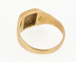 18K arany (Au) pecsétgyűrű jelzett, mesterjegyes, címer nélkül m: 60, 6,41 g