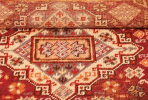 Iráni kézi készítésű szőnyeg, kis sérülésekkel, cca 200x130 cm