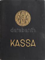 Kassa (Cassovia.) Kassa, 1941, Kazinczy, 100 t. +1 t. Olasz nyelvű kiadás! Horthy Miklós a bevonulás napján tartott beszédével, Wick Béla tanulmányával Kassa történetéről, Barta István írásával a kassai magyarságról, Gróf Révay István tanulmányával Kassa magyar karakteréről és Sziklay Ferenc írásával Kassa magyar lakosságának történetéről a csehszlovák uralom alatt. Fekete-fehér képekkel gazdagon illusztrált. Kiadói aranyozott egészvászon kötés, a borítón kis kopásnyomokkal.