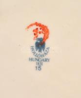 Hollóházi Szász Endre által tervezett hamutál, matricás, jelzett, apró kopásokkal d: 10,5 cm