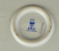 Zsolnay szalonnázó paraszt, kézzel festett, jelzett, egészen apró lepattanással, m: 32 cm