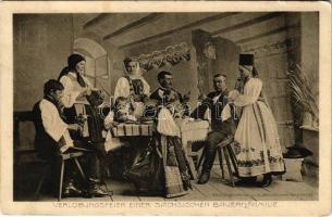 Verlobungsfeier einer Sächsischen Bauernfamilie / Erdélyi népviselet, folklór / Transylvanian Saxon folklore, engagement party (Rb)