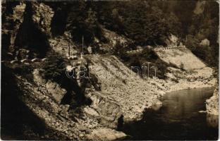 1926 Vulkán, Zsilyvajdejvulkán, Vulcan; Szurdok szoros a Vulkán hegységben / Pasul Surduc, Muntii Valcan / gorge. photo