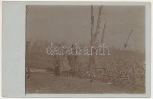 1918 Román front, osztrák-magyar katonák és román tiszt / WWI Austro-Hungarian K.u.K. military, soldiers. photo