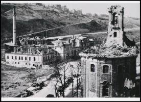 1945 Budapest, Rác-fürdő, Gellért-hegy, ami maradt a háború után, dr. Kunszt János (1892 -1960) budapesti fotóművész hagyatékából 1 db modern nagyítás, 15x21 cm