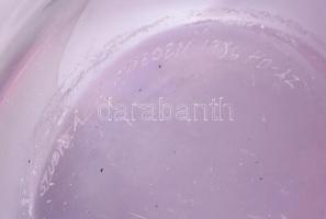 Studio Ahus Sweden 1986 színezett üveg asztalközép. Alján jelzett, kopással, 34x29 cm