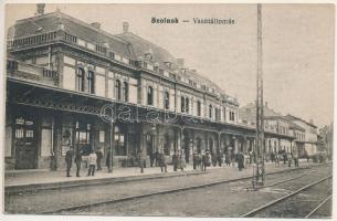 1926 Szolnok, vasútállomás. Vasúti levelezőlapárusítás 7362.