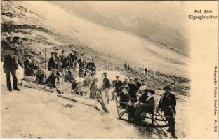 Auf dem Eigergletscher. Photographie Gabler, Interlaken. No. 7636. / Swiss winter sport, sleds