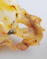 Achát kínai itatópohár (Libation Cup) két kapaszkodó Chilong füllel. cca 19.-20. sz., Kína, faragott...