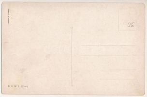 4 db RÉGI motívum képeslap lóversenyekről, Ludwig Koch szignóval / 4 pre-1945 motive postcards: hors...