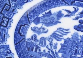 Allerton's Willow Flow Blue 2 darab kínaizáló tál. Jelzett, mázrepedéssel, kis sérüléssel, d: 2...