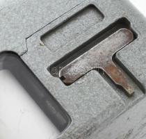 Pragotron galambász versenyóra. cca 1960, fémházas, órás által ellenőrizve, működik, 20x12x13 cm

...