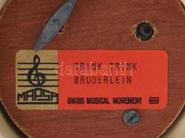 Zeneszerkezetes söröskorsó, ón fedéllel. Jelzett, kopással, m: 18,5 cm