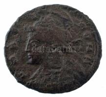 Római Birodalom / Siscia / I. Constantinus 330-335. AE3 (2,22g) T:VF,F Roman Empire / Siscia / Constantine I 330-335. AE3 VRBS ROMA / gamma SIS (2,22g) C:VF,F RIC VII 222