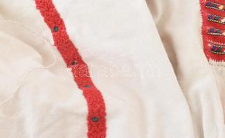 Pusztina, Csángóföld, 1900 körül, 4 darab hímzett csángó női ruhadarab: 2 darab ing, 2 darab katrinc...