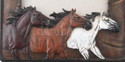 Lovak mintás támasztható képkeret, 20,5x19 cm