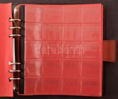 Műbőr berakó kulccsal, benne 7db műanyag lappal, klf méretű érmék számára, használt, de jó állapotba...