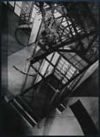 1931 Moholy-Nagy László (1895-1946) magyar - német - amerikai fotográfus felvétele (Színpadi díszlet), a néhai Lapkiadó Vállalat központi fotólaborjának archívumából 1 db modern nagyítás, jelzés nélkül, 21x15 cm