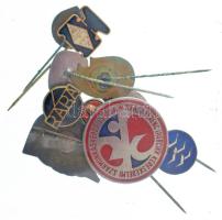 10db-os, magyar és külföldi jelvényekből álló tétel, közte "MRT", "MÖFÉM", "...